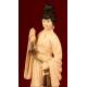 Figura Femenina China en Marfil. Mediados del Siglo XX. Tallada a Mano. Peana de Madera