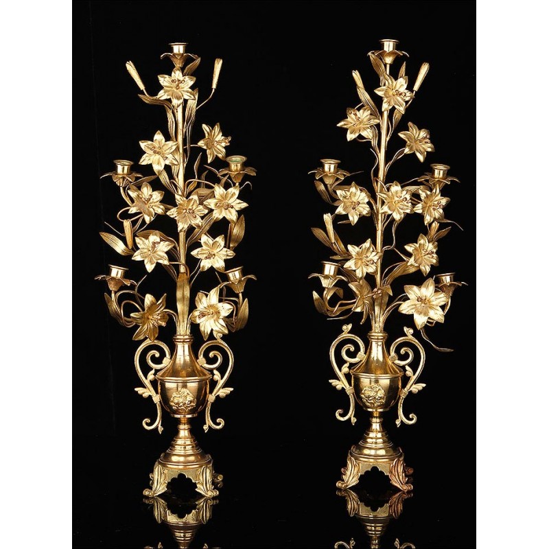 Pareja de Candelabros de Iglesia Franceses en Bronce Dorado. 72 cms Altura. Siglo XIX, en Excelente Estado