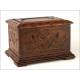 Magnífica Caja de Cigarros de Madera Noble Tallada. Francia, Finales Siglo XIX