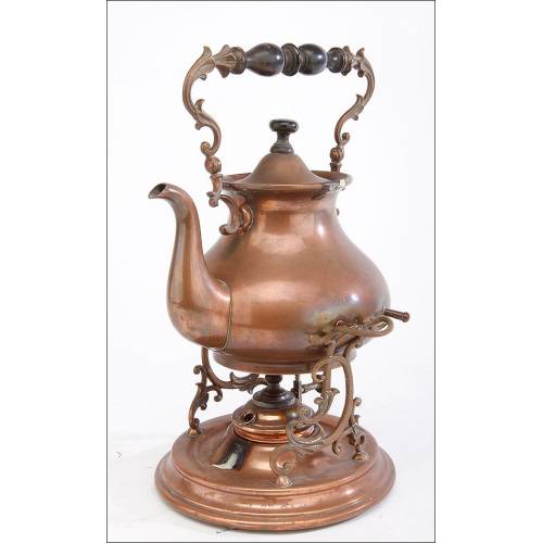 Beautiful Copper Teapot with Art Nouveau Decoration. Complete. Circa 1920-1940