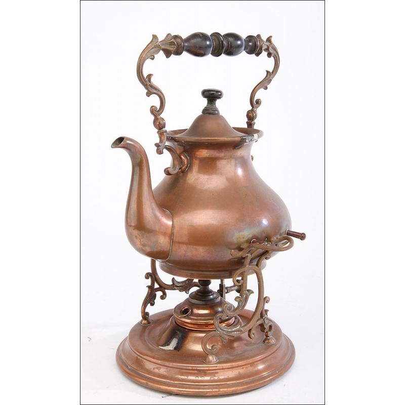 Beautiful Copper Teapot with Art Nouveau Decoration. Complete. Circa 1920-1940