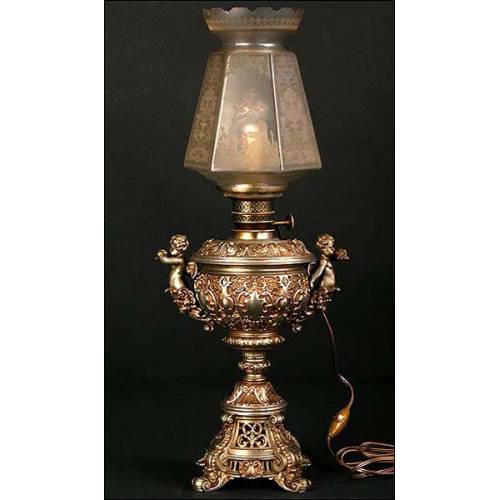 Electrified oil lamp. S. XIX. 61 cms high