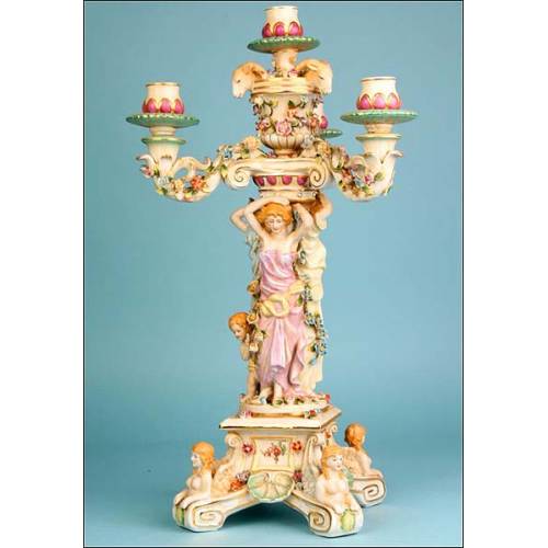 Gran candelabro de porcelana china.