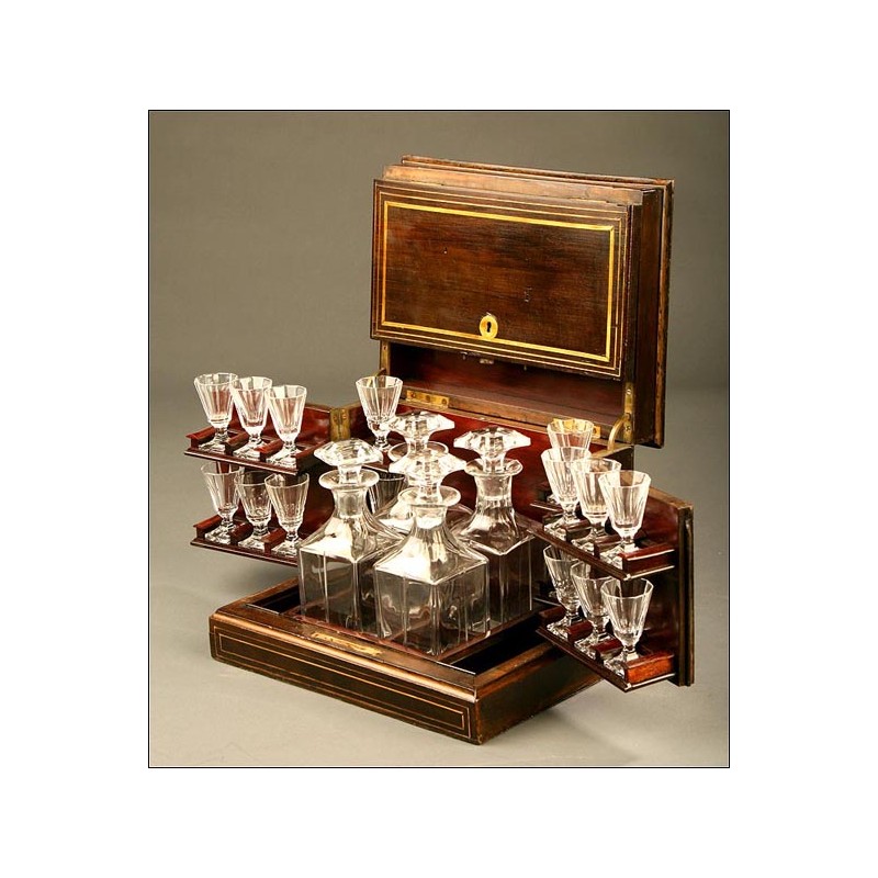 Licorera Francesa en Cristal Original con Caja de madera en Marquetería.