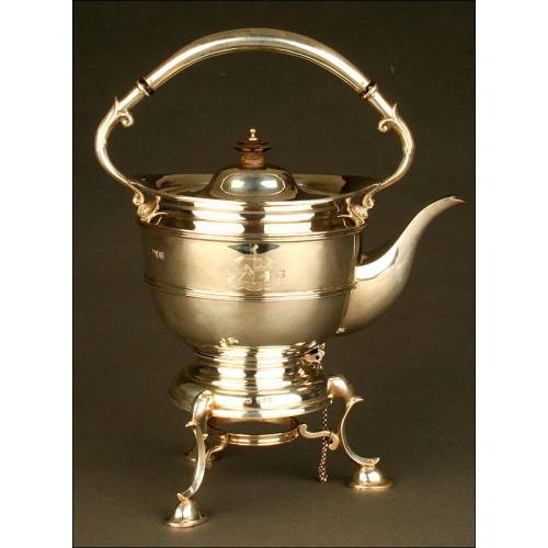 Great English Samovar in Solid Silver, 1899. 1500 grams.