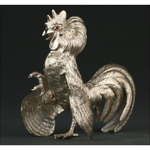 Hand Carved Solid Silver Rooster. Years 60 of S. XX. With gems in the eyes. 250 grams.