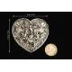 Magnificent French snuff box in solid silver and heart-shaped.