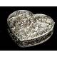 Magnificent French snuff box in solid silver and heart-shaped.