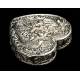 Magnificent French snuff box in solid silver and heart-shaped.