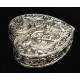 Magnificent French snuff box in solid silver and heart-shaped.