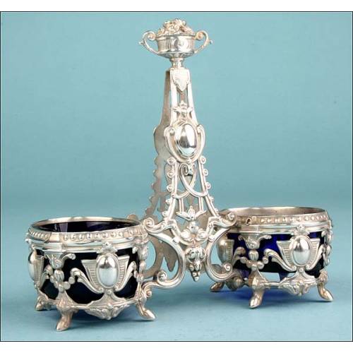 Fabulous Solid Silver Salt and Pepper Shaker. S. XIX