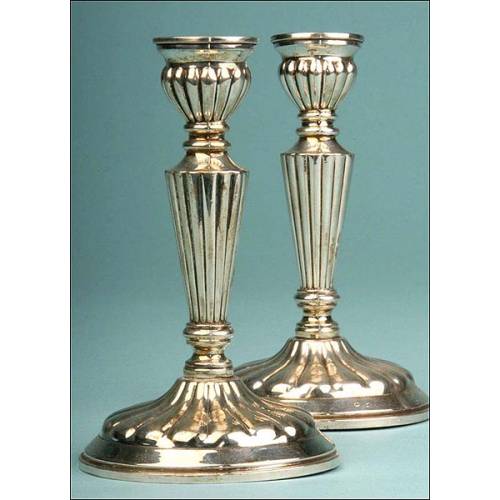 Set of Spanish candlesticks in sterling silver.