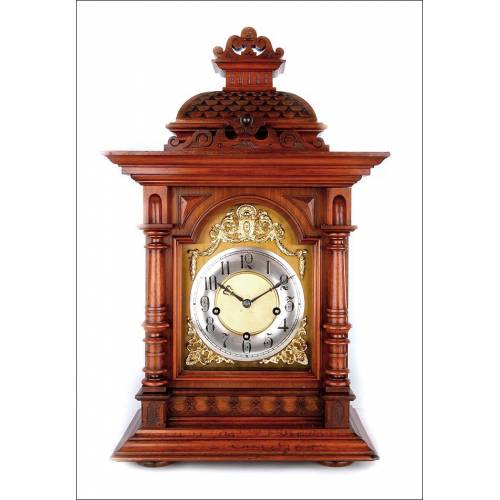 Maravilloso Reloj de Sobremesa Antiguo en Caoba con Sonería de Cuartos. Alemania, Circa 1900