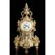 Antiguo Conjunto de Reloj y Candelabros Gemelos de Bronce. Francia, Siglo XIX