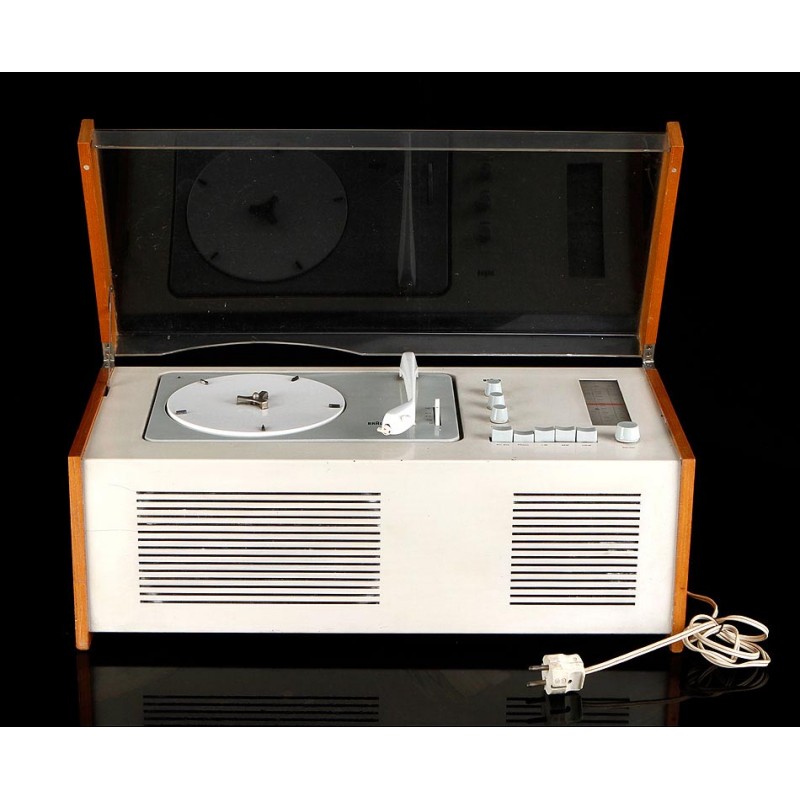 Antique Braun SK 5 tube record player.