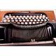 Máquina de Escribir Antigua Olympia en Buenas Condiciones de Uso. Alemania, Años 30