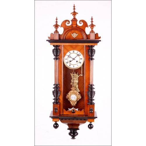 Precioso Reloj de Péndulo de Pared Deutsche Reichs, Alemania ca. 1895. con espectacular interior.