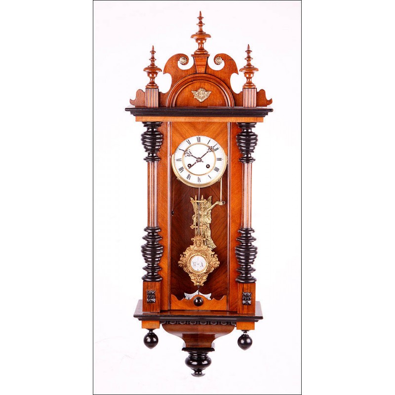 Precioso Reloj de Péndulo de Pared Deutsche Reichs, Alemania ca. 1895. con espectacular interior.