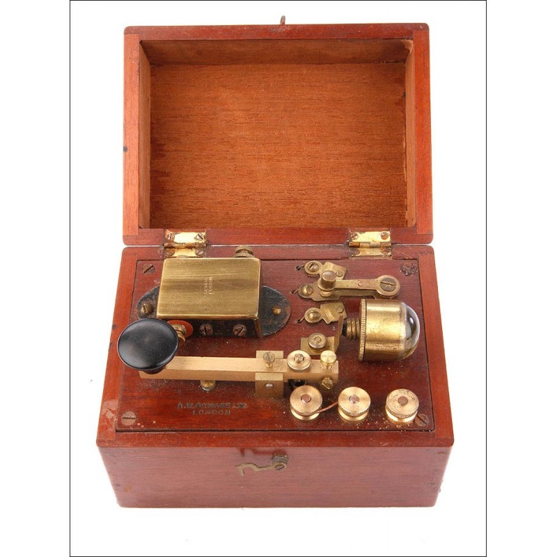 Antiguo Telégrafo Inalámbrico Marino en Caja de Caoba. Londres, Circa 1900