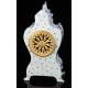 Antiguo Reloj de Sobremesa de Porcelana con Maquinaria París. Francia, Siglo XIX