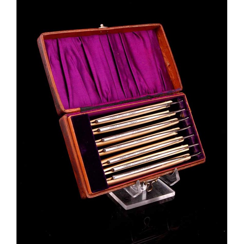 Conjunto de Siete Navajas Barberas Antiguas en Estuche Original. Cachas de marfil. Alemania, Circa 1900