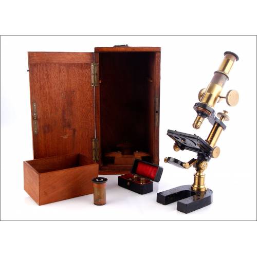 Microscopio antiguo Nachet. Compuesto. 1900