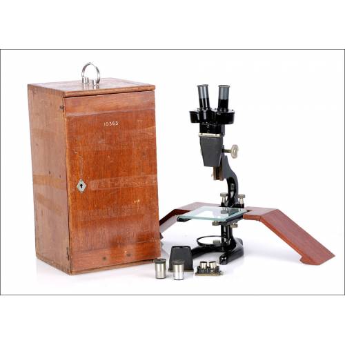 Antique Stereoscopic Stereo Microscope. W. R. Prior and Co. England, 1948.