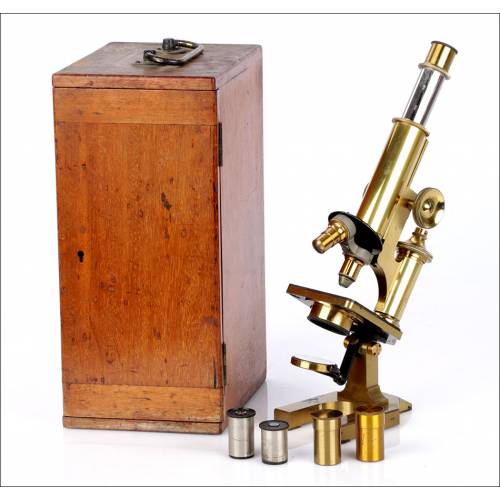 Antiguo Microscopio de Latón R. & J. Beck. Inglaterra, Circa 1900