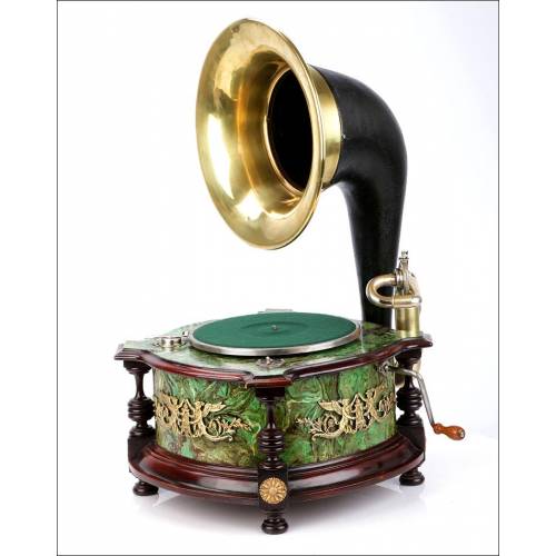 Spanish Extrafon. Antique Gramophone. 1920