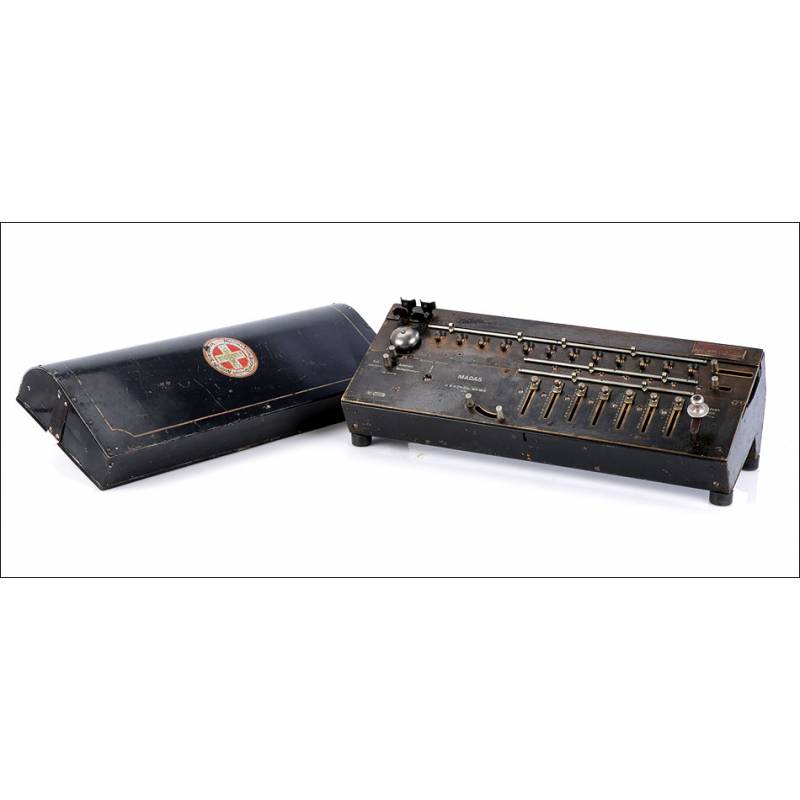 Antique MADAS Calculator with Automatic Division. USA, 1913