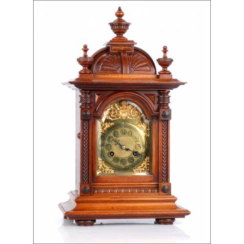 Reloj Junghans Antiguo con Sonería de Horas y Medias. Alemania, 1900
