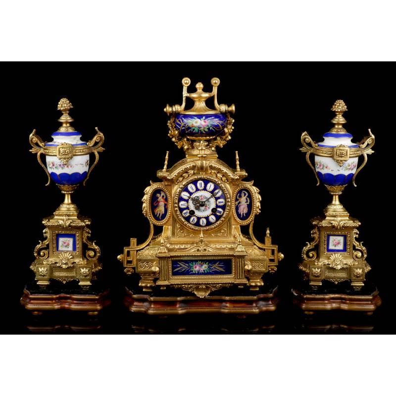 Antique gilt Calamine Mantel Clock with Garnish. France, 1870