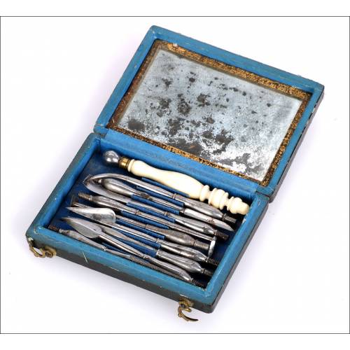 Antiguo Estuche de Instrumentos para Dentista. Siglo XVIII, Circa 1770. Completo