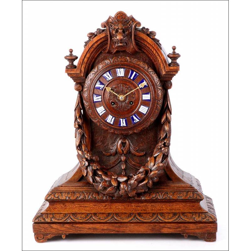 Antiguo Reloj de Sobremesa en Madera de Roble Tallada a Mano. Francia, Circa 1870