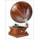 Antique American Victor Monarch Senior Gramophone with Wooden Horn. USA, 1905.
