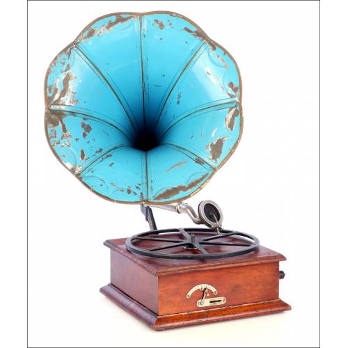 Rare Carette horn gramophone. Restored. Germany, Circa 1915