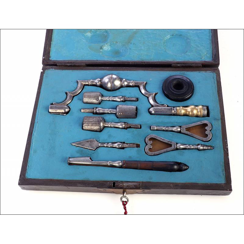 Very Antique Medical Trepanning Case Circa 1730. France.