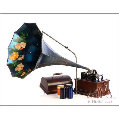 Antique Edison Standard Phonograph with Painted Horn. USA, 1900