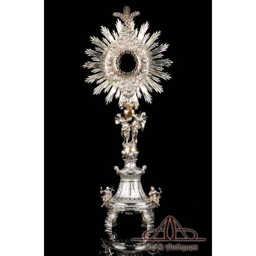 Antique Neapolitan Monstrance in Solid Silver. Italy, 1824-1832