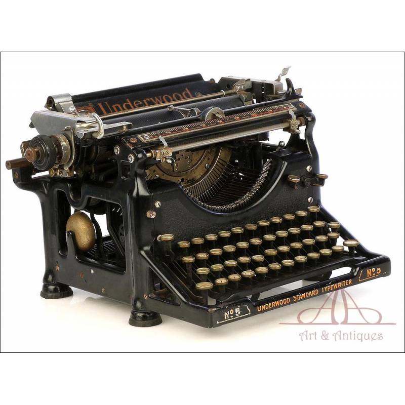 Antique Underwood 5 Typewriter. Spanish Keyboard. USA, Circa 1920