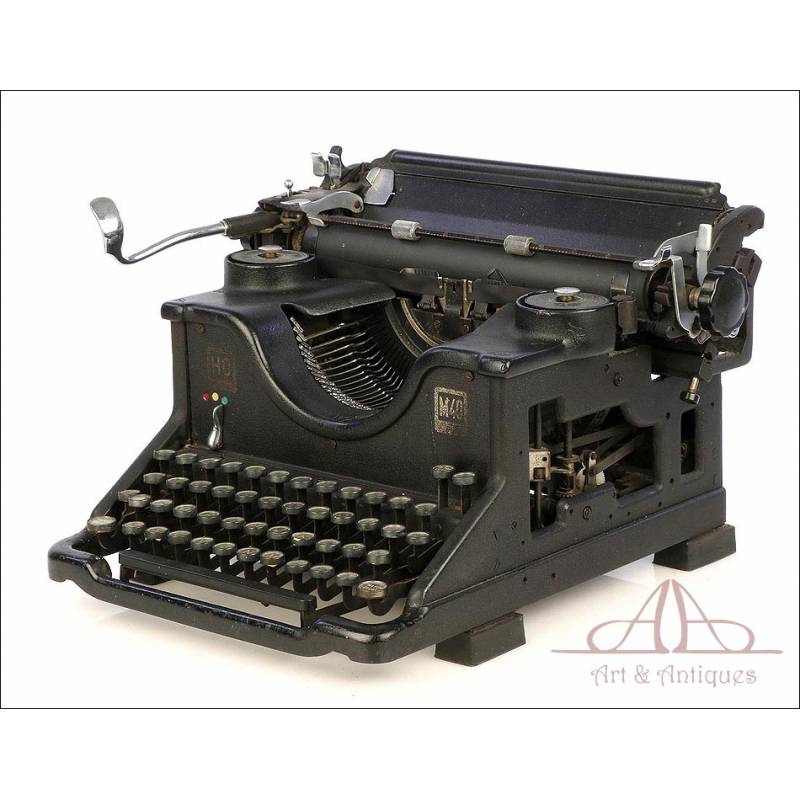 Antigua Máquina de Escribir Hispano Olivetti M40. Teclado Español. Circa 1930