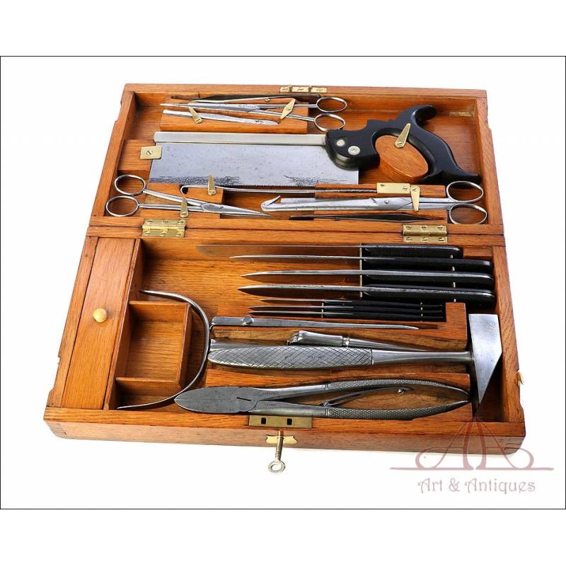 Antiguo Estuche de Cirugía Ferguson para Médico Forense. Inglaterra, Ca. 1900