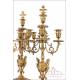 Antiguo Reloj de Bronce Francés con Candelabros. Conjunto. Francia, Circa 1900