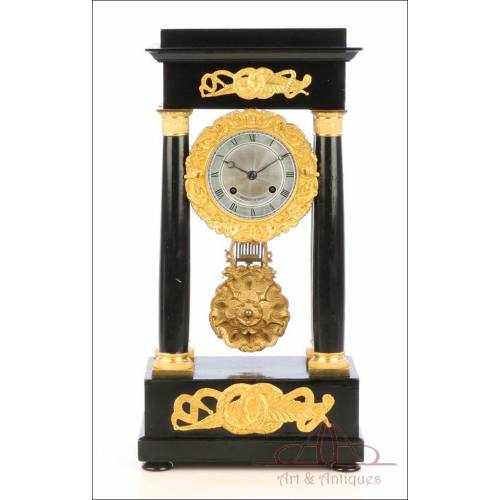 Antiguo Reloj de Sobremesa de Tipo Pórtico Francés. Berket a Paris. Francia, Circa 1900