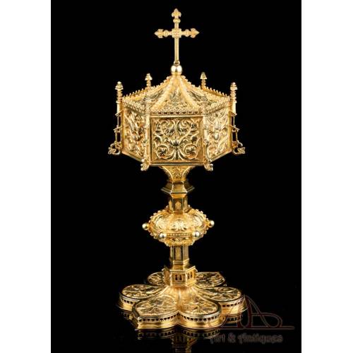 Antique Gothich-Style Ciborium. Gilt Solid Silver. Córdoba, Spain, Early 20th C.