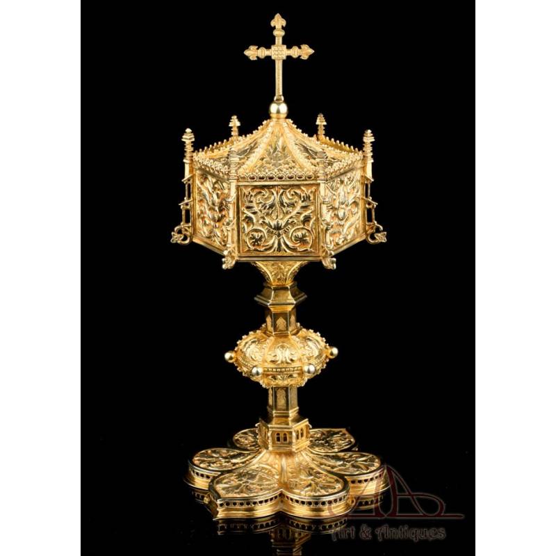 Antique Gothich-Style Ciborium. Gilt Solid Silver. Córdoba, Spain, Early 20th C.