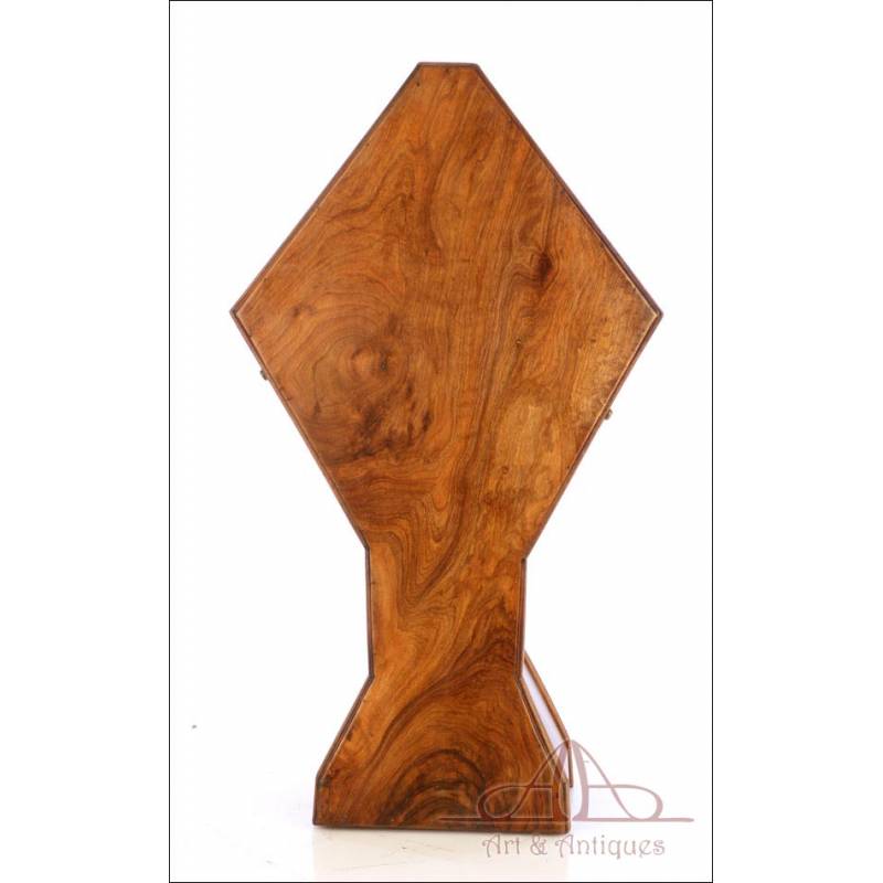 Antiguo Estuche para Custodia de hasta 68 cm. Madera de Olivo. S. XIX