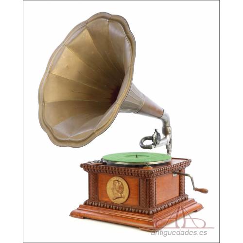 Antique German or Austrian Horn Gramophone-Phonograph. Circa 1915