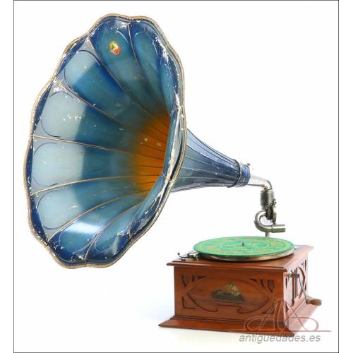 Antique Spanish His Masters Voice Gramophone. Model 3. Spain, 1915-1920