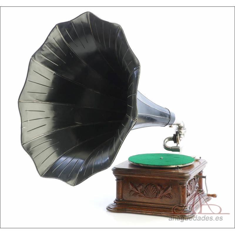 Antique French HMV Gramophone-Phonograph. Cockshell Monarch. France, 1910-1915